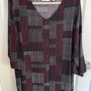 Susan Graver Printed Liquid Knit V-Neck Top_Plum/Raspberry